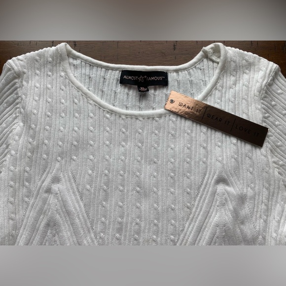 •NWT•Almost Famous Solid Cable Knit Sweater Top - Picture 6 of 12
